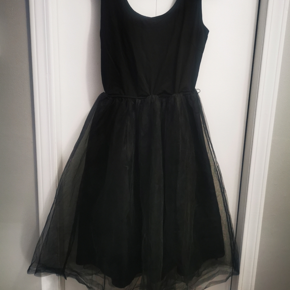 Rosette sz:L Black tulle dress.